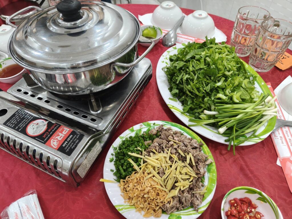 Dịch Vụ Nấu Tiệc Tại Nhà TP.HCM Trọn Gói, Uy Tín – Tiệc Tứ Quý -